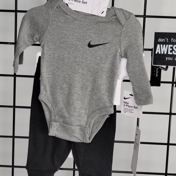 Nike 3-Piece Set for Newborns - Gray Bodysuit & Pants with Black Logo - Picture 3 of 7